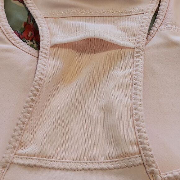 Fabletics Mila Medium Impact Sports Bra Athletic. Athleisure. Active. - Picture 10 of 11